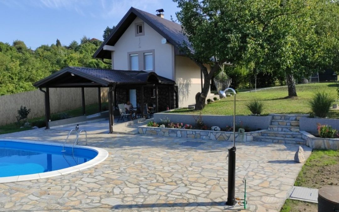 Vila Lana – kuca sa bazenom za odmor u prirodi – Sremski Karlovci