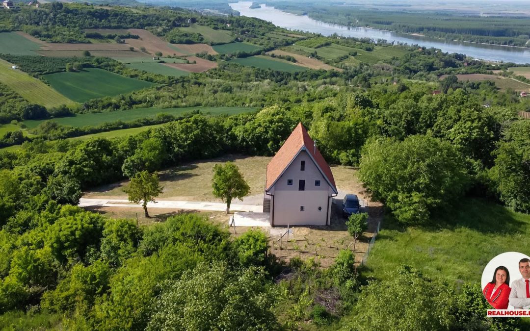 Vikendica i pogled na Dunav koji niko nikada neće zakloniti
